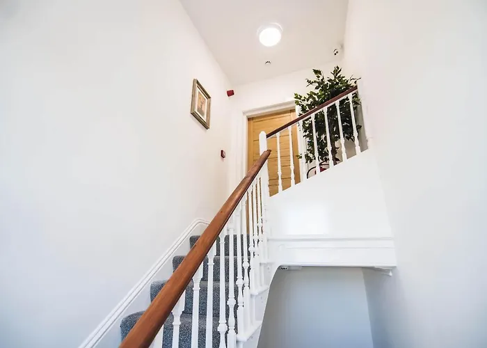 2 - The Crescent York