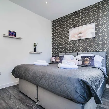 2 - The Crescent * York